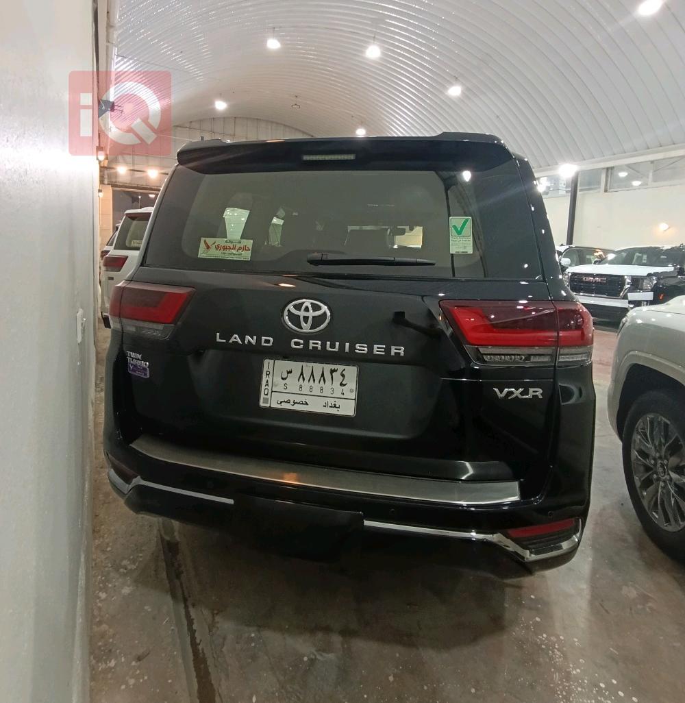تۆیۆتا لاند کروزەر